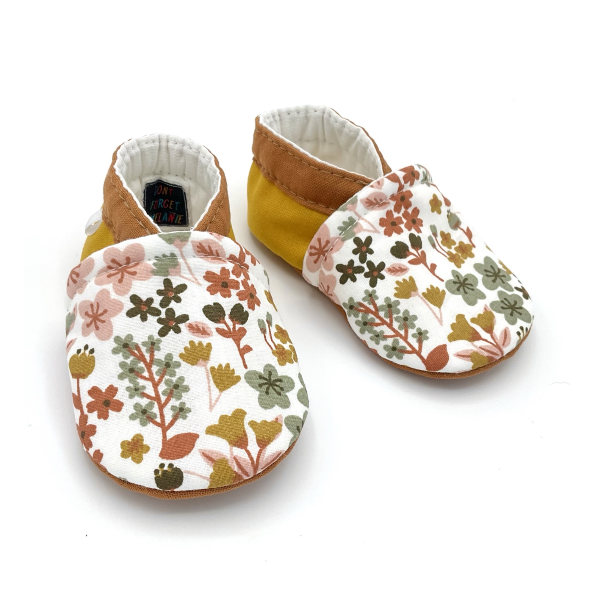 Chaussons souple pour bébé fille imprimés d'animaux pour une baby shore - Dont Forget Melanie