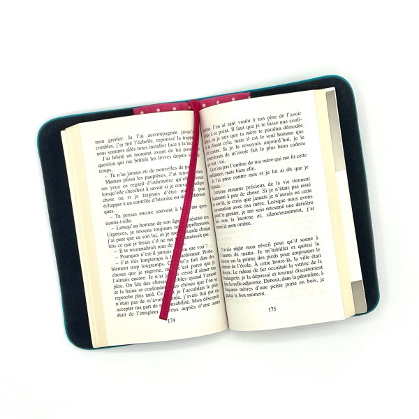 Protège-livre format poche imprimé de fleurs graphiques