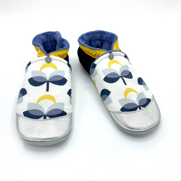 Chaussons en cuir souple imprimés de fleurs années 70