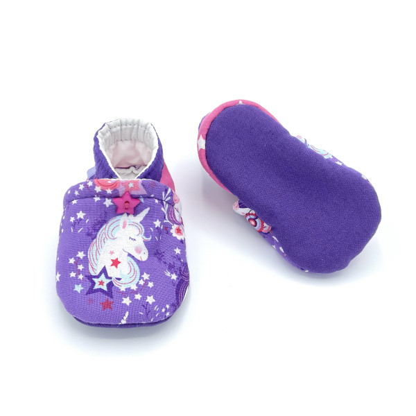Chaussons bébé imprimés de licornes