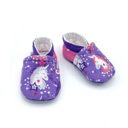 Chaussons bébé imprimés de licornes