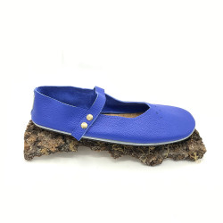 Ballerines en cuir bleu cobalt délicatement ajourées