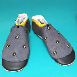 Créez vos chaussons  en cuir souple et tissu