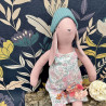 Camomille la lapine habillée d'une salopette en Liberty of London®