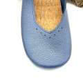 Ballerines en cuir bleu métallisé délicatement ajourées