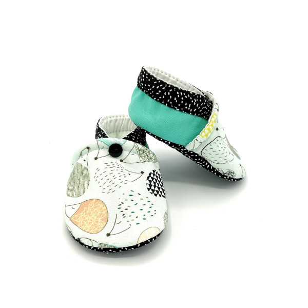 Chaussons Harrison bébé tissu vert noir paresseux hérissons - Dont Forget Melanie