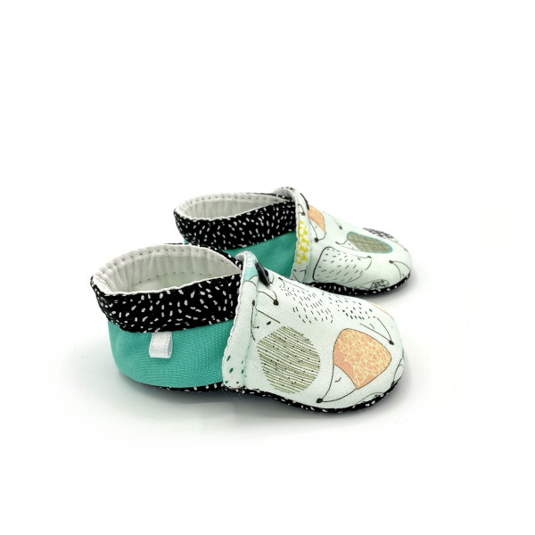 Chaussons Harrison bébé tissu vert noir paresseux hérissons graphiques - Dont Forget Melanie