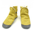 Chaussons forme bottes – personnalisables – tissu & cuir