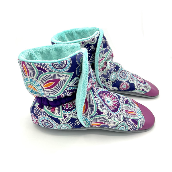 Chaussons forme bottes – personnalisables – tissu & cuir