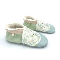 Chaussons cadeau naissance fille délicat raffiné classique - Dont Forget Melanie