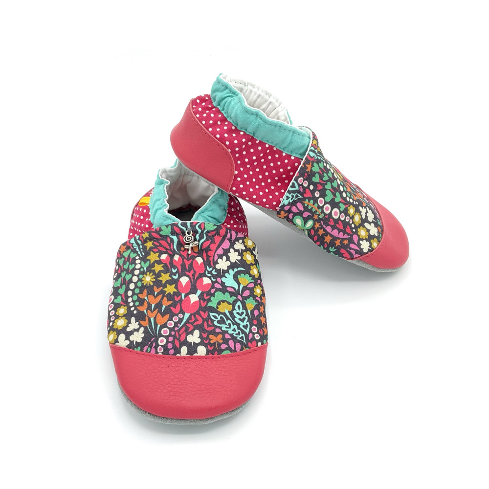 Chaussons en cuir souple imprimés fleuris pour enfant