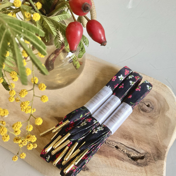 Lacets fleuris rouge et noir | Baskets/bottines | Dont Forget Melanie