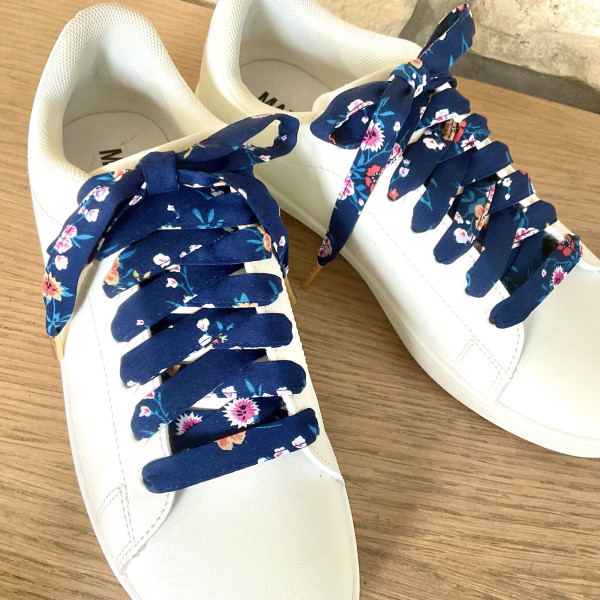 Lacets bleu marine à fleurs | Made in France | Dont Forget Melanie