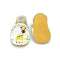 Chaussons bébé Corentin tissu jaune baby shower garçon - Dont Forget Melanie