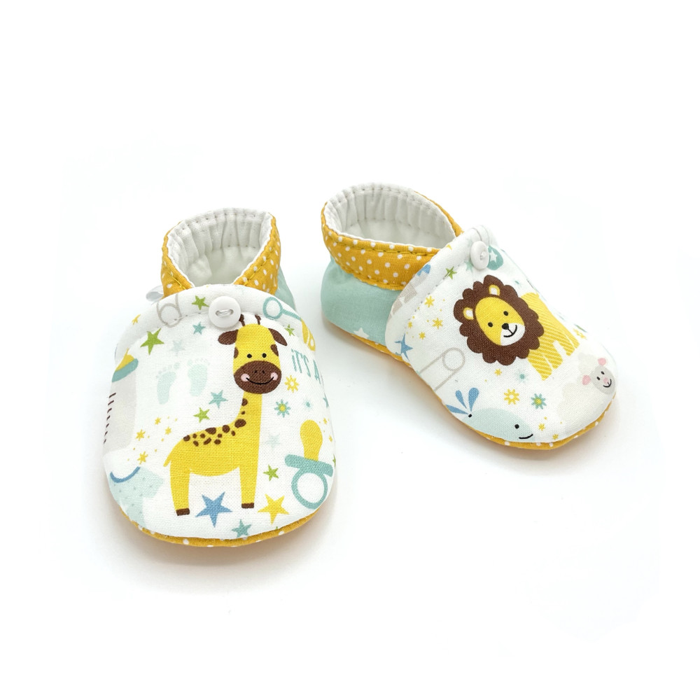 Chaussons bébé Corentin tissu pastel baby shower garçon - Dont Forget Melanie