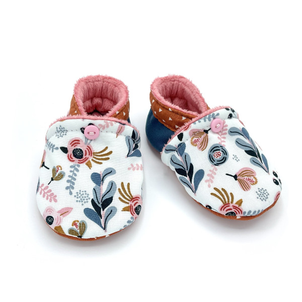 Chaussons bébé Izia fourrés tissu blanc rose bleu motif floral - Dont Forget Melanie
