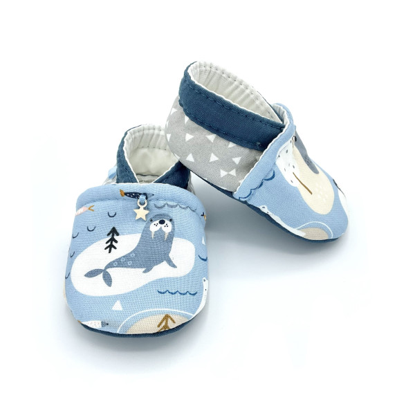 Chaussons bébé Kassi tissu bleu clair phoque - Dont Forget Melanie