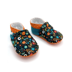 Chaussons souples pour bébés imprimés de petites fleurs