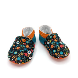 Chaussons souples pour bébés imprimés de petites fleurs