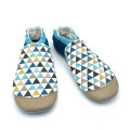 Chaussons cuir souple homme motif graphique triangles - Dont Forget Melanie
