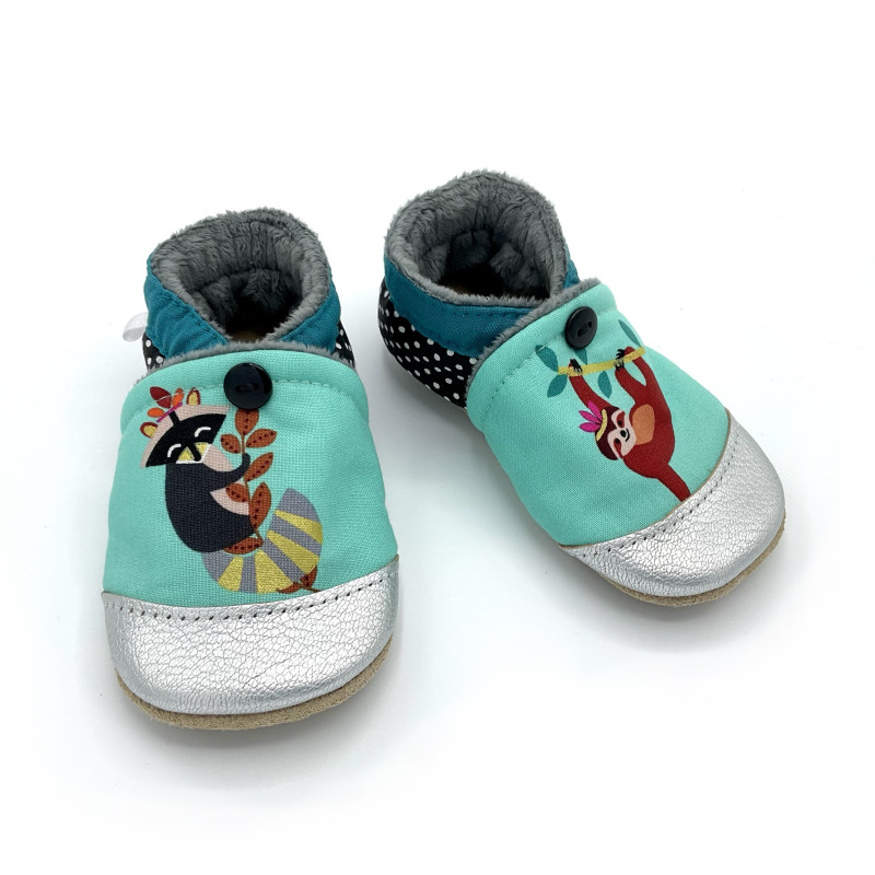 Chaussons fourrés hiver bébé Gus paresseux raton laveur - Dont Forget Melanie Chaussons fourrés hiver bébé Gus paresseux raton laveur - Dont Forget Melanie