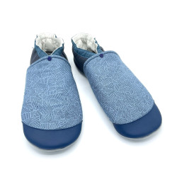 Chaussons en cuir souple aux motifs graphiques bleus